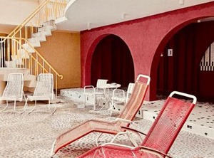 Hostel | Nana
