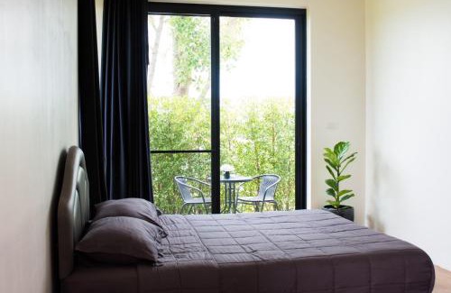 Samut Sakhon Resort | คุณหนูแดง รีสอร์ท