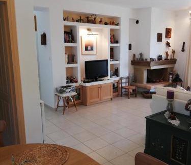 Nea Styra House | 100 m² House ∙ 2 bedrooms ∙ 6 guests