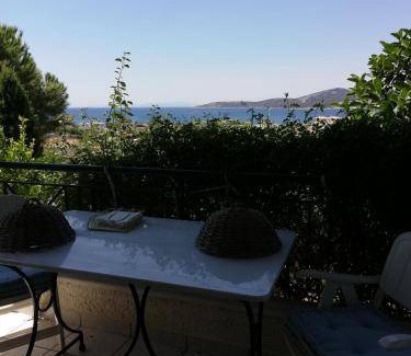 Nea Styra House | 100 m² House ∙ 2 bedrooms ∙ 6 guests