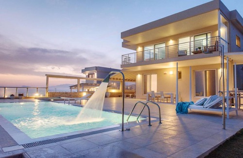 Kalamaki House | 105 m² House ∙ 2 bedrooms ∙ 4 guests