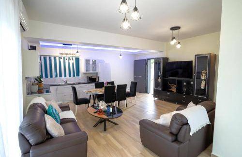 Kineta Apartment | 110 m² Apartment ∙ 3 bedrooms ∙ 8 guests