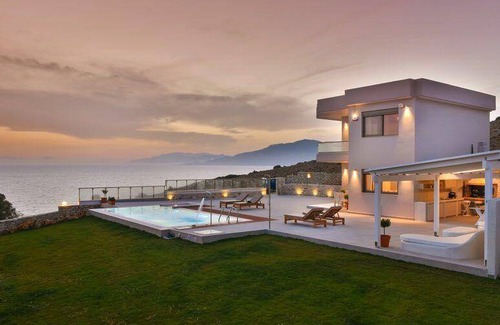 Kalamaki House | 110 m² House ∙ 2 bedrooms ∙ 4 guests