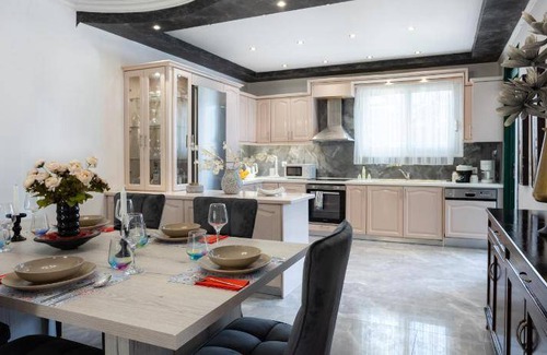 Corfu Apartment | 113 m² Apartment ∙ 3 bedrooms ∙ 6 guests