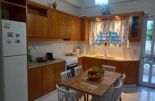 Patras House | 120 m² House ∙ 3 bedrooms ∙ 5 guests