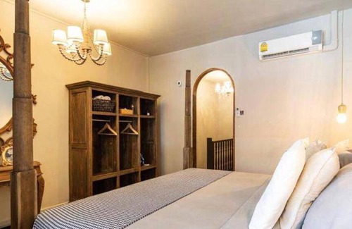 Bangkok Central Business District Villa | 120 m² Villa ∙ 3 bedrooms ∙ 8 guests