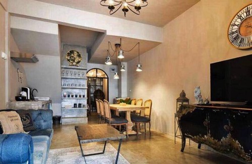 Bangkok Central Business District Villa | 120 m² Villa ∙ 3 bedrooms ∙ 8 guests