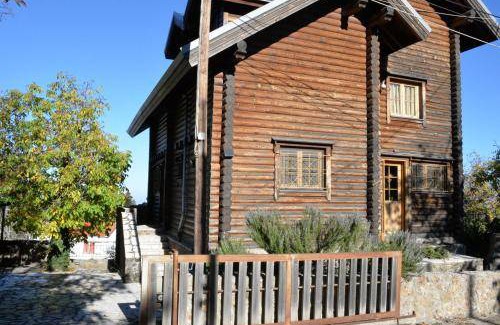 Mesaia Trikala Ski Chalet | 125 m² Chalet ∙ 4 bedrooms ∙ 7 guests