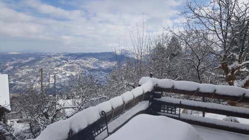 Mesaia Trikala Ski Chalet | 125 m² Chalet ∙ 4 bedrooms ∙ 7 guests