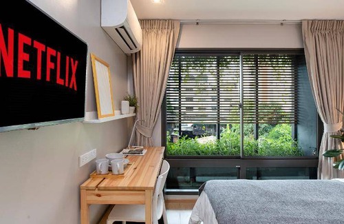 Thanon Phetchaburi Hotel | 13 m² Hotel ∙ 127 guests