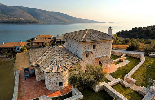 Plataria House | 132 m² House ∙ 4 bedrooms ∙ 8 guests