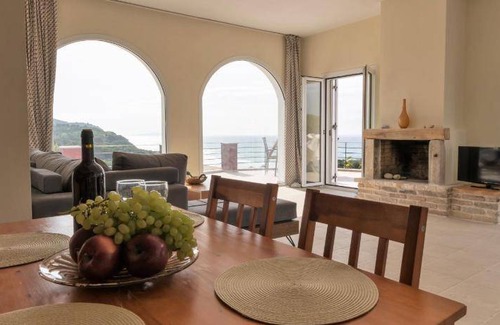 Marathias Apartment | 140 m² Apartment ∙ 4 bedrooms ∙ 8 guests
