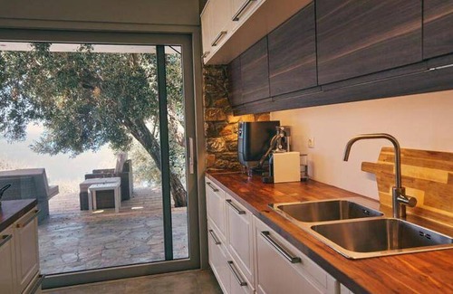 Melinta House | 140 m² House ∙ 3 bedrooms ∙ 8 guests