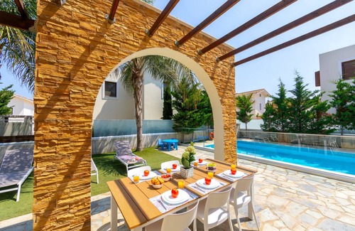 Ayia Thekla Villa | 140 m² Villa ∙ 3 bedrooms ∙ 8 guests