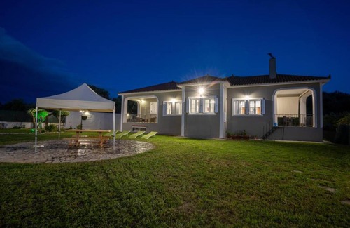 Kypseli Villa | 144 m² Villa ∙ 3 bedrooms ∙ 6 guests