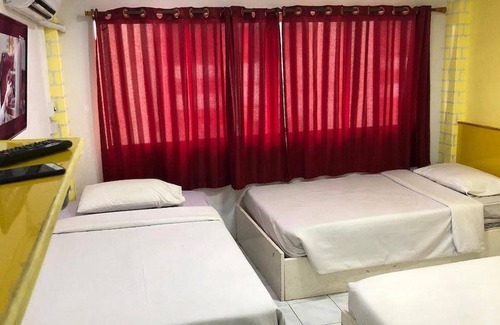 Thanon Phaya Thai Hotel | 15 m² Hotel ∙ 5 guests