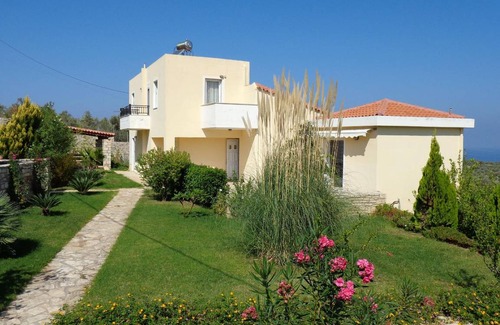 Adele House | 150 m² House ∙ 3 bedrooms ∙ 7 guests