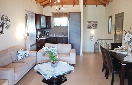 Lerna House | 150 m² Maisonette ∙ 4 bedrooms ∙ 9 guests