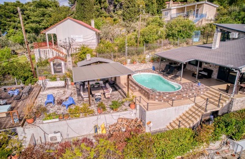 Kamena Vourla Villa | 160 m² Villa ∙ 4 bedrooms ∙ 10 guests