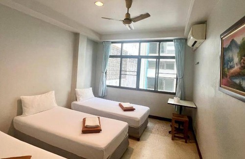 Chana Songkhram Bed & Breakfast | 18 m² Bed and breakfast ∙ 3 guests