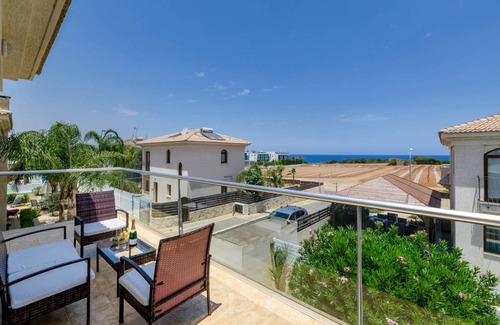 Kapparis Villa | 180 m² Villa ∙ 4 bedrooms ∙ 8 guests