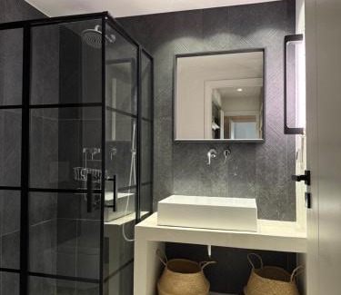Chalandri Apartment | 2 Bedroom 2 Bath Modern Apartment