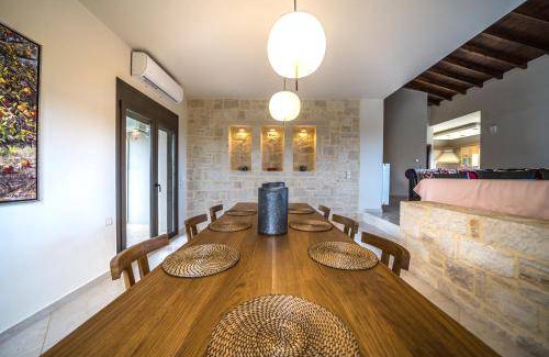 Alikianos Villa | 200 m² Villa ∙ 4 bedrooms ∙ 7 guests