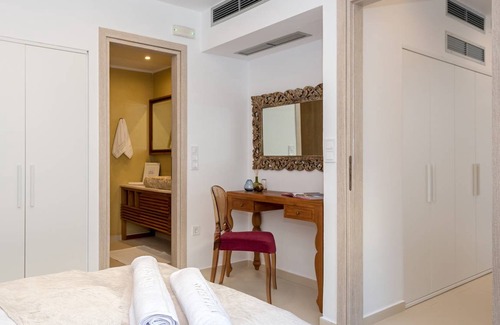 Kalathas Villa | 200 m² Villa ∙ 4 bedrooms ∙ 10 guests