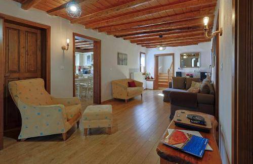 Katerini Villa | 214 m² Villa ∙ 4 bedrooms ∙ 11 guests