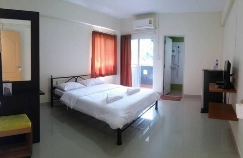 Nakhon Chai Si Hotel | 24 m² Hotel ∙ 2 guests
