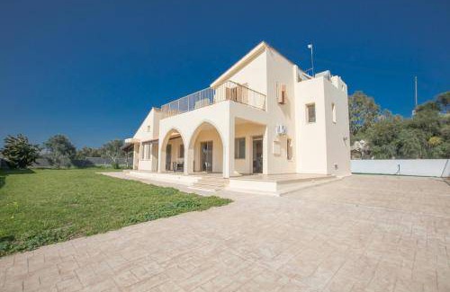 Cape Greko Villa | 240 m² Villa ∙ 6 bedrooms ∙ 15 guests