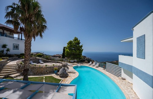Sellia Villa | 240 m² Villa ∙ 7 bedrooms ∙ 15 guests