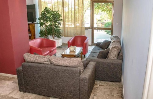 Aigio Hotel | 25 m² Hotel ∙ 3 guests