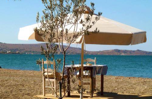 Polichnitos Apartment | 25 m² Serviced apartment ∙ 2 guests