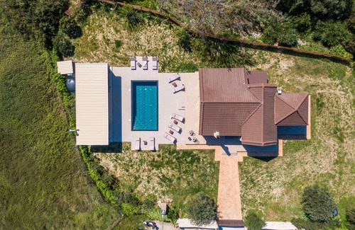 Lefkimmi House | 250 m² Finca ∙ 5 bedrooms ∙ 10 guests