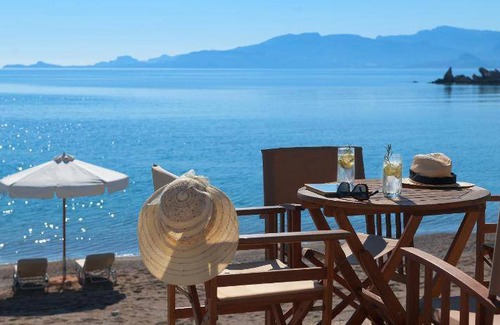 Haraki Resort | 250 m² Resort ∙ 5 bedrooms ∙ 10 guests