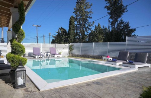 Notos Villa | 250 m² Villa ∙ 5 bedrooms ∙ 12 guests