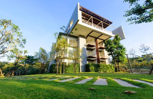 Pong Ta Long Cabin | 270 m² Lodge ∙ 3 bedrooms ∙ 127 guests