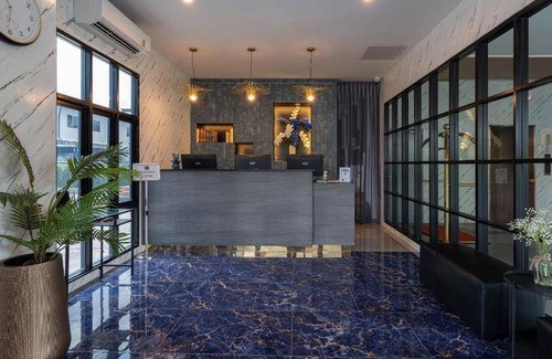 Racha Thewa Hotel | 28 m² Hotel ∙ 5 guests