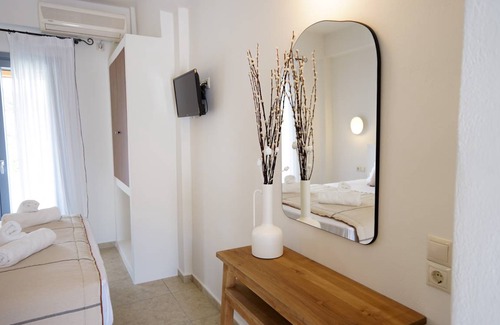 Batsi House | 28 m² House ∙ 1 bedroom ∙ 2 guests