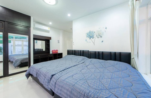 Nong Pla Lai Villa | 300 m² Villa ∙ 4 bedrooms ∙ 10 guests