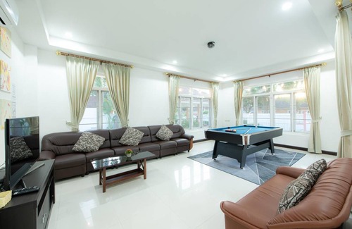 Nong Pla Lai Villa | 300 m² Villa ∙ 4 bedrooms ∙ 10 guests