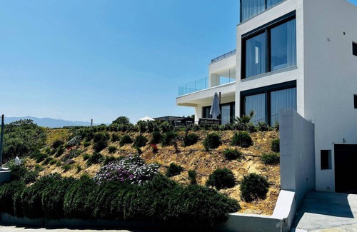 Maleme Villa | 300 m² Villa ∙ 8 bedrooms ∙ 20 guests