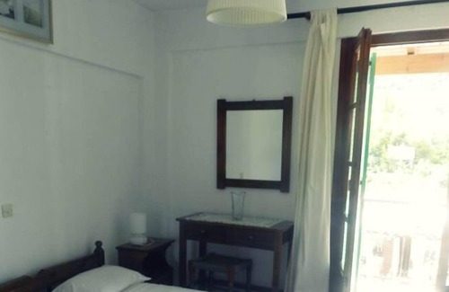 Agios Gordios Apartment | 4 bedroom apartment for 4 p 70 m from the beach