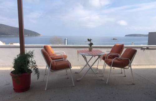 Nea Peramos Apartment | 40 m² Apartment ∙ 2 bedrooms ∙ 5 guests