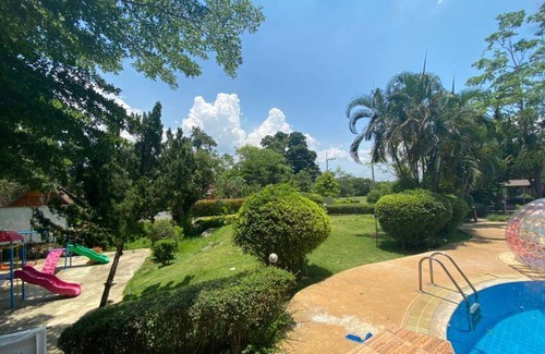 Wat Bung Toei Hotel | 41 m² Hotel ∙ 8 guests