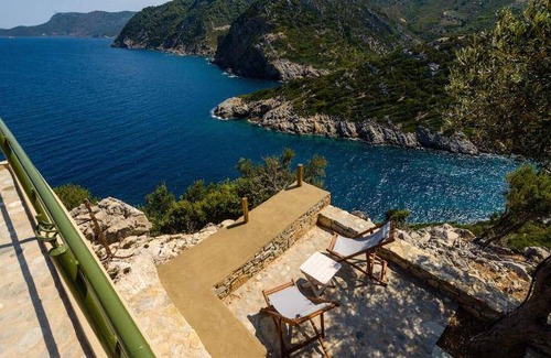 Alonnisos Old Town Ski Chalet | 47 m² Chalet ∙ 2 bedrooms ∙ 4 guests