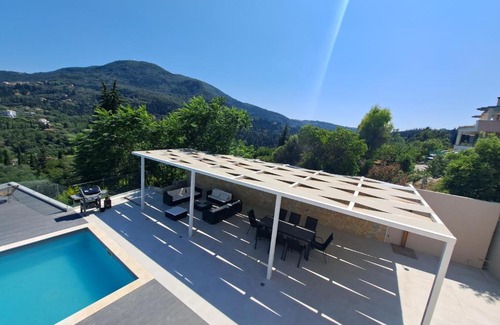 Dafnata Villa | 5 Bedroom Luxury Villa