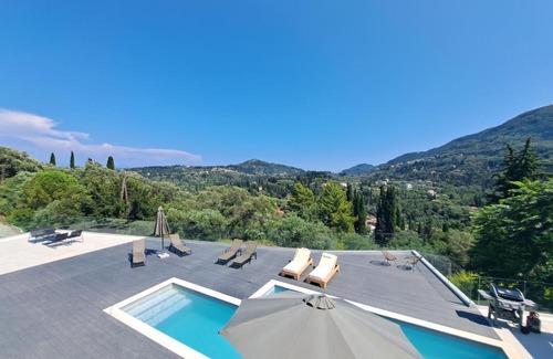 Dafnata Villa | 5 Bedroom Luxury Villa