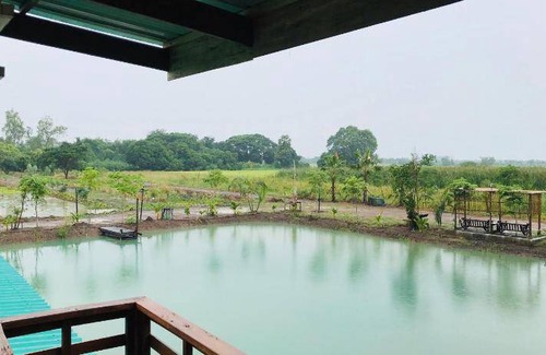 Phrom Buri Hotel | 50 m² Hotel ∙ 9 guests